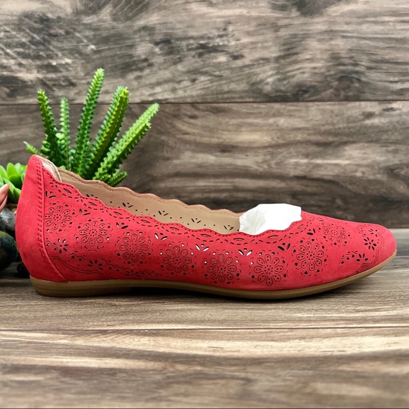 NIB Earthies Lindi Floral Laser Cut Scalloped Leather Ballet Flats Bright Red 7B - Picture 6 of 12